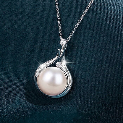 Crystal Pearl Pendant Necklace 